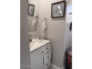 This delightful bungalow with NO HOA offers an exceptional - photo 4