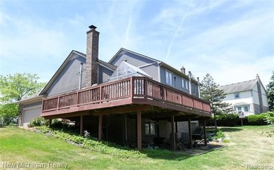 Beautiful home on a large interior lot backing to wooded commons - photo 7