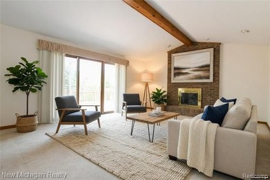 Beautiful home on a large interior lot backing to wooded commons - photo 10