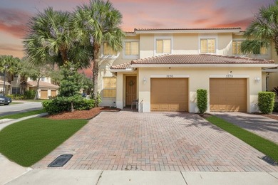 (private lake, pond, coastal) Townhome/Townhouse For Sale in Oakland Park Florida