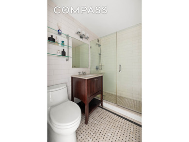 Welcome to a world of elegance and convenience at 80 Park Avenue - photo 9