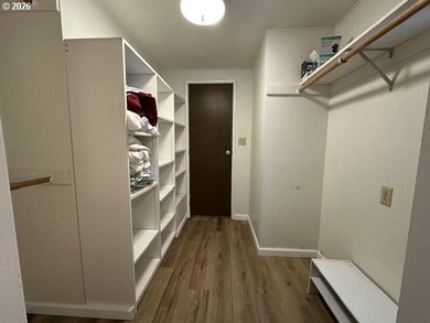 Nicely updated home in B&E Wayside Park. This home boasts 2 - photo 11