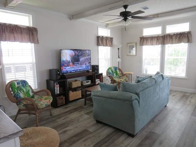 This very well appointed 3 bedroom 2 bath home is impressive - photo 14