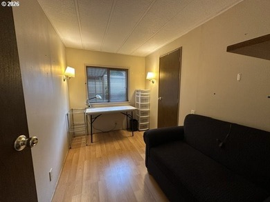 Nicely updated home in B&E Wayside Park. This home boasts 2 - photo 14