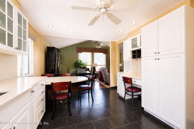 Highly desirable Eltingville location! Situated on a quiet - photo 14