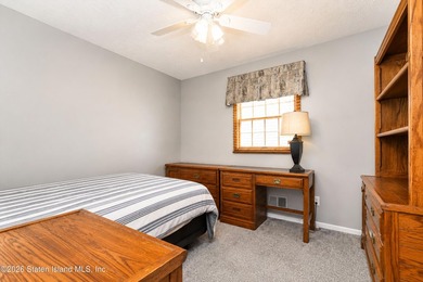 Highly desirable Eltingville location! Situated on a quiet - photo 15