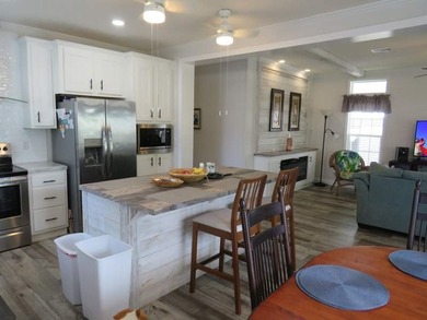 This very well appointed 3 bedroom 2 bath home is impressive - photo 16