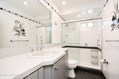 Highly desirable Eltingville location! Situated on a quiet - photo 16