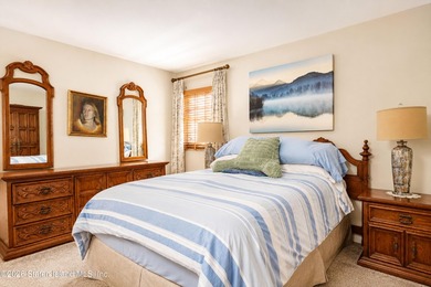 Highly desirable Eltingville location! Situated on a quiet - photo 20
