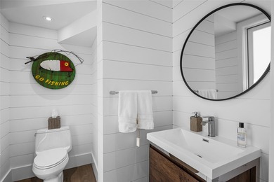 Completed in 2022 and nestled along the shores of Lake Toxaway - photo 34