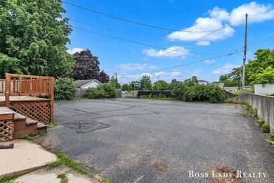 Charming and full of character. This 2 bed 2 bath home in - photo 4