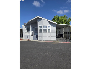 Wow! 3 bedroom 2 full baths. For those who are looking for a - photo 1