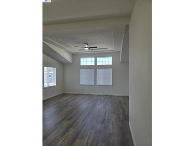 Wow! 3 bedroom 2 full baths. For those who are looking for a - photo 2