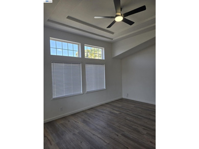 Wow! 3 bedroom 2 full baths. For those who are looking for a - photo 3