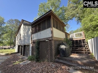 Split level home on 0.36 acre lot with inground pool Disclaimer: - photo 2