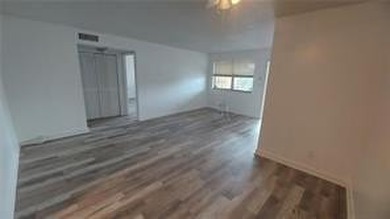 PRIMARY RESIDENCE OR INVESTMENT. 2 BEDROOM 1 BATH APARTMENT SALE - photo 1
