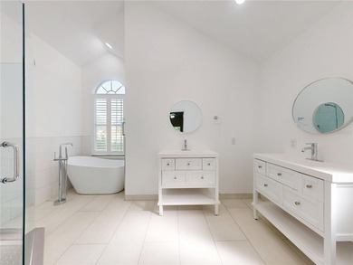 Discover your dream home! This beautifully updated 4-bedroom - photo 24