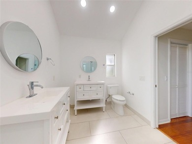 Discover your dream home! This beautifully updated 4-bedroom - photo 27