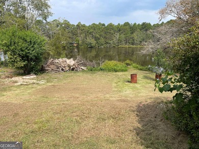 Welcome to your charming new home in Swainsboro! Backs a lake - photo 31