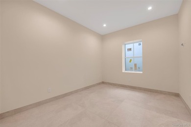 With striking architecture, custom construction of the highest - photo 34