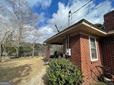 Welcome to your charming new home in Swainsboro! Backs a lake - photo 36