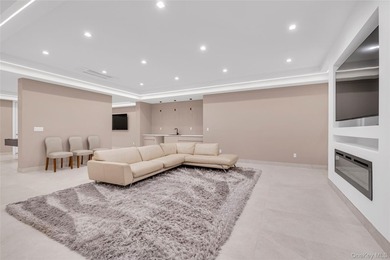 With striking architecture, custom construction of the highest - photo 38