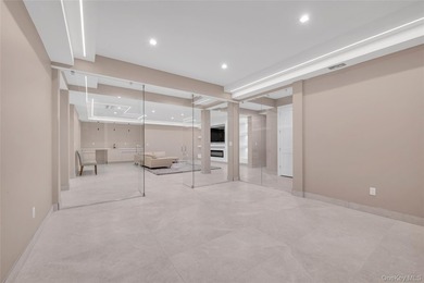 With striking architecture, custom construction of the highest - photo 39