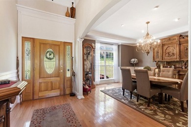 Experience everyday living that feels like a getaway. Situated - photo 4