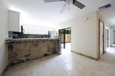 Bright and inviting 3-bedroom, 2.5-bath residence in a desirable - photo 11