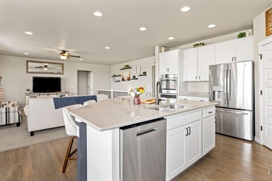Back on the market due to buyer's contingency! We welcome you to - photo 12