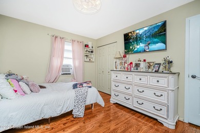 Beautiful 25-foot semi-attached home located in the heart of - photo 19