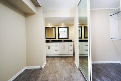 Bright and inviting 3-bedroom, 2.5-bath residence in a desirable - photo 20