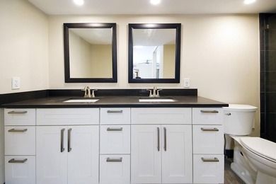 Bright and inviting 3-bedroom, 2.5-bath residence in a desirable - photo 22