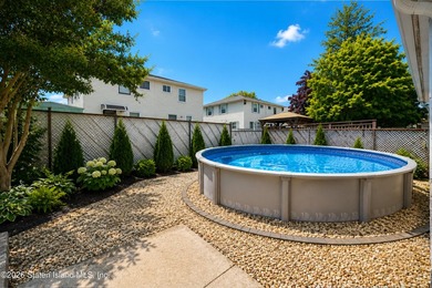 Beautiful 25-foot semi-attached home located in the heart of - photo 27