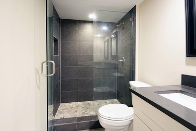 Bright and inviting 3-bedroom, 2.5-bath residence in a desirable - photo 28