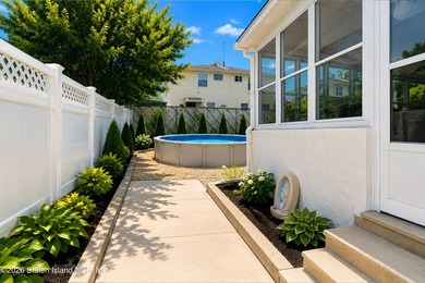 Beautiful 25-foot semi-attached home located in the heart of - photo 28