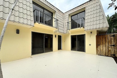 Bright and inviting 3-bedroom, 2.5-bath residence in a desirable - photo 32