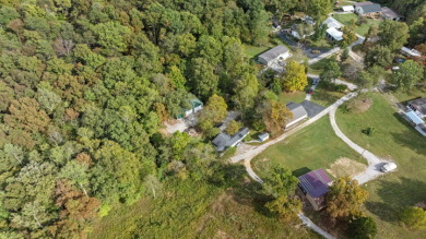 Lake Living Tucked Away On A Peaceful Dead-End Street - photo 9