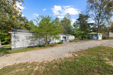 Lake Living Tucked Away On A Peaceful Dead-End Street - photo 5