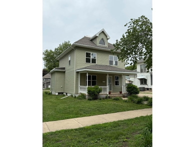 Charming and move~in ready, this 2~story home features 3 - photo 1