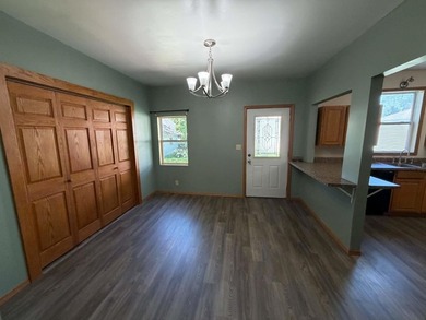 Charming and move~in ready, this 2~story home features 3 - photo 7