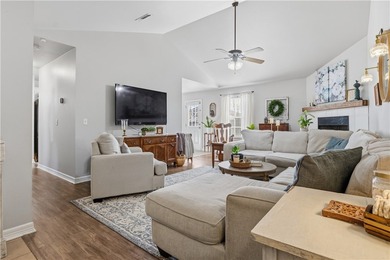 Move-in-ready home in Elkins! This 3-bedroom, 2-bath home - photo 2