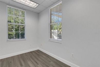 ** EIGHT BIG OFFICES WITH GREAT LOCATION, AWESOME OPEN-PLAN - photo 11