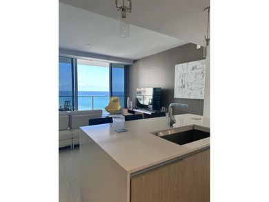 Gorgeous Turnkey apartment-Live the dream in this 2 year new - photo 12