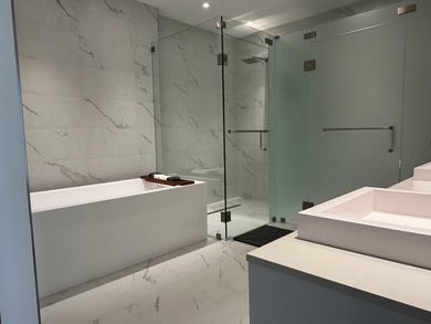 Gorgeous Turnkey apartment-Live the dream in this 2 year new - photo 24