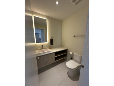 Gorgeous Turnkey apartment-Live the dream in this 2 year new - photo 33