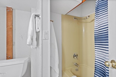 Price greatly reduced. Seller is motivated to sell this - photo 35