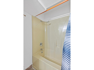 Price greatly reduced. Seller is motivated to sell this - photo 36