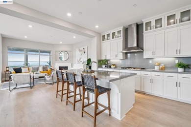 Life on Top of the World: Penthouse Living with Sweeping Bay and - photo 7