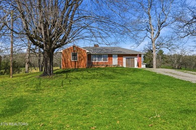 Melton Hill Lake Home For Sale in Clinton Tennessee